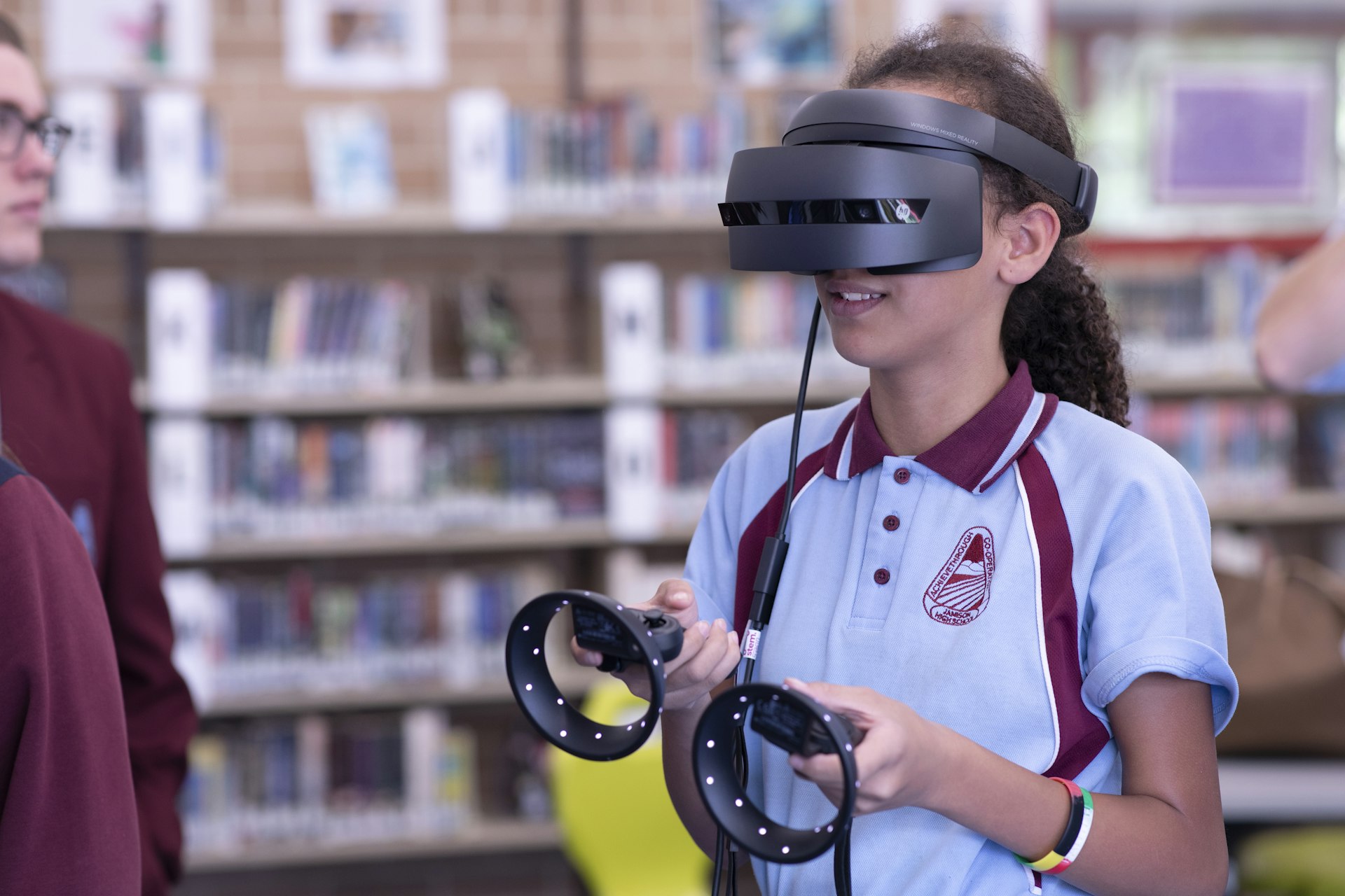 Augmented Reality: Transforming Remote Education with Immersive Learning Experiences